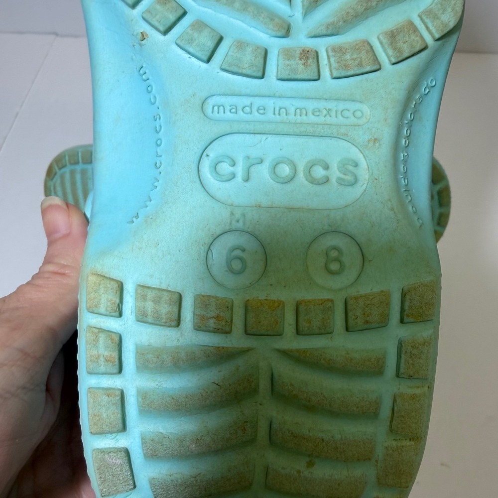 Crocs Classic Clogs Light Blue Aqua Women 8 Men 6 Pineapple Jibbitz Charm - Picture 7 of 9